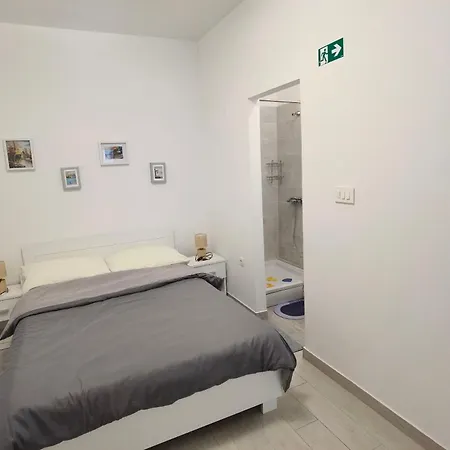 Apartment Near The Sea