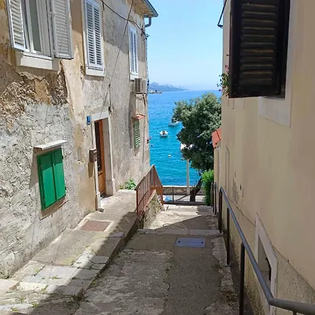 Near The Sea Apartment *