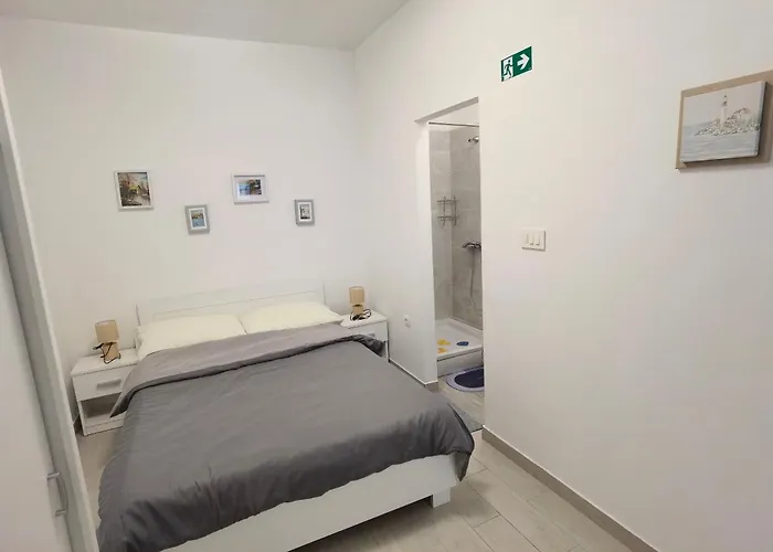 Apartment Near The Sea