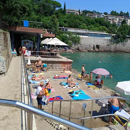 Near The Sea Апартаменти